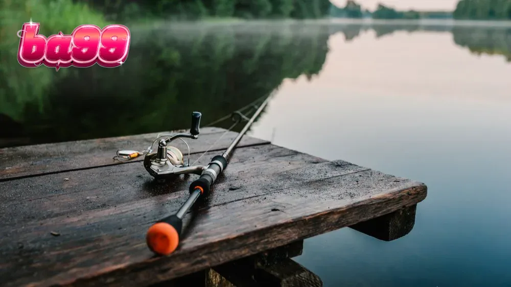 Pemandangan grafis bertema memancing dalam permainan slot digital yang populer.